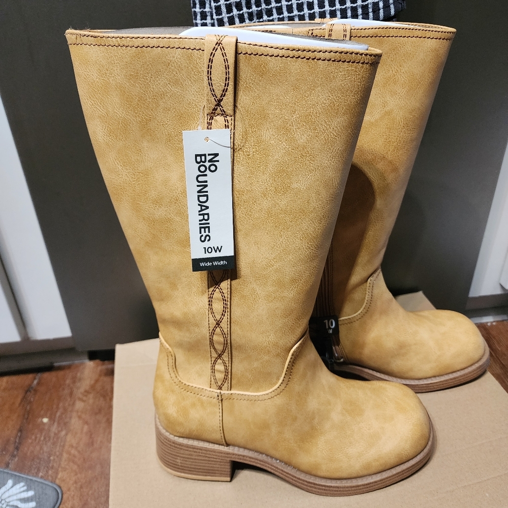 No Boundaries Women's Camel Fall Winter Boots